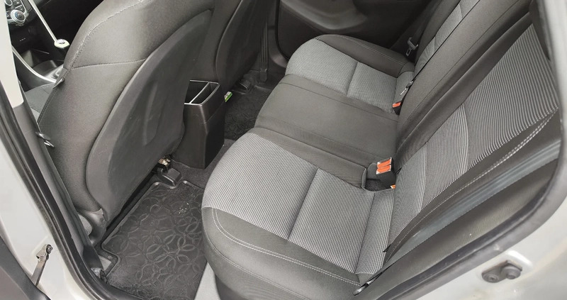 Hyundai I30 cena 31900 przebieg: 180000, rok produkcji 2012 z Praszka małe 466